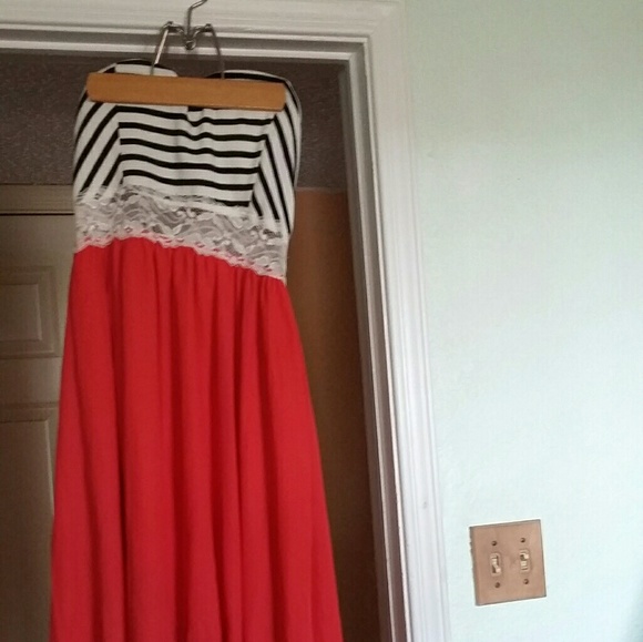 Dress - Picture 1 of 4